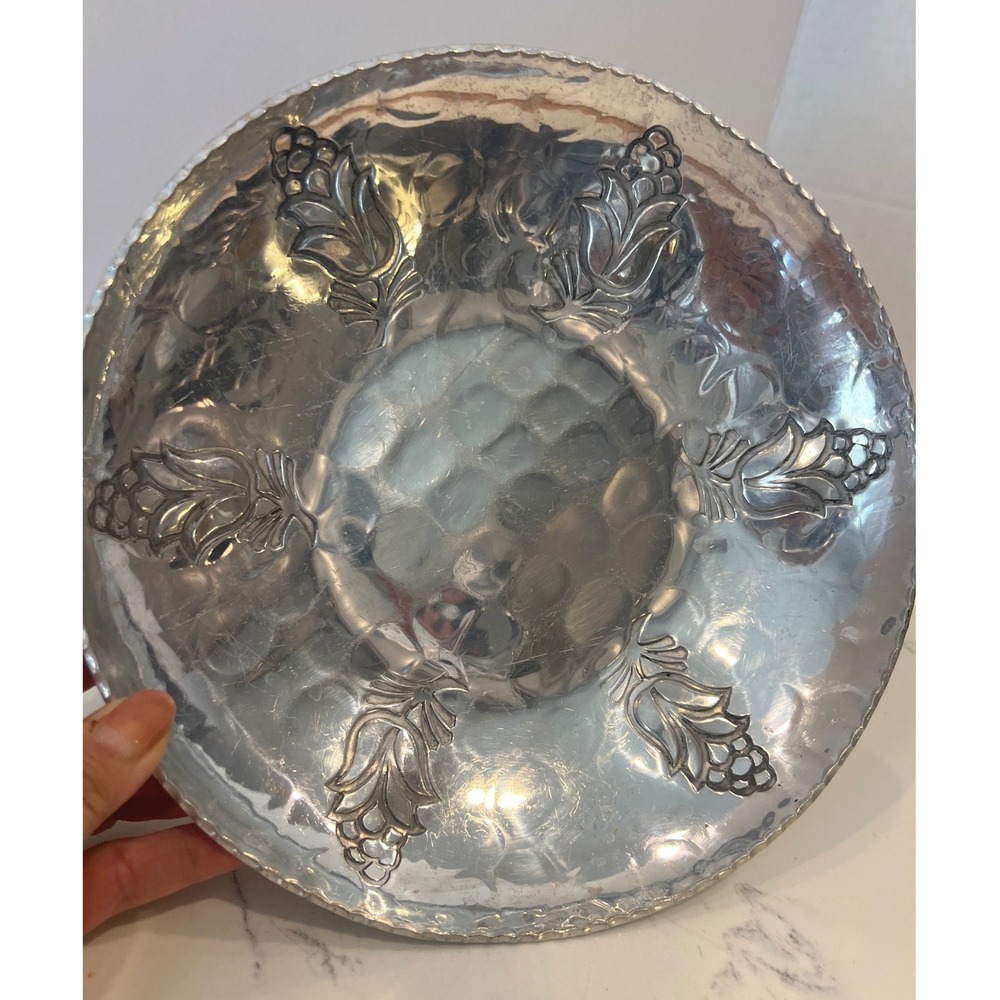 Vintage Buenilum Hand Wrought Hammered Aluminum Grape Bowl 8"
